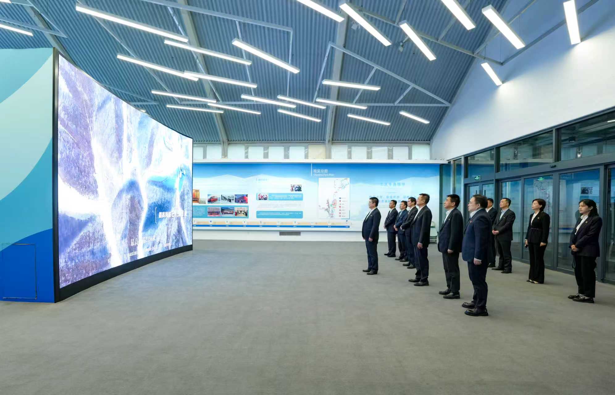 国家雪车雪橇中心实地研学现场